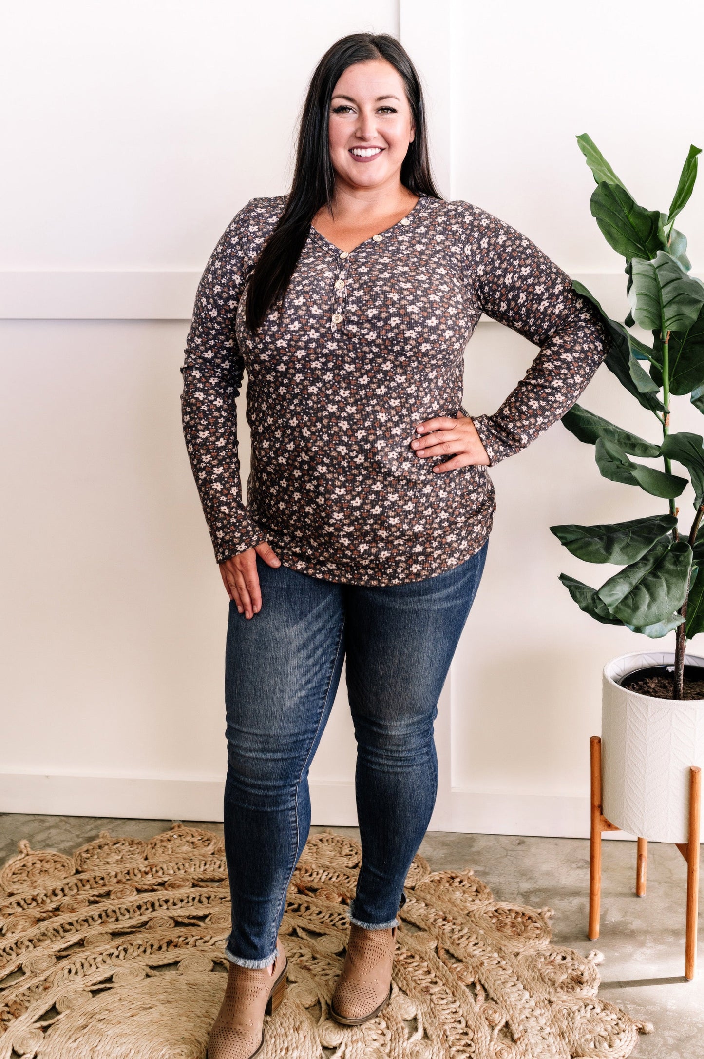 Button Front Floral Henley Top In Navy