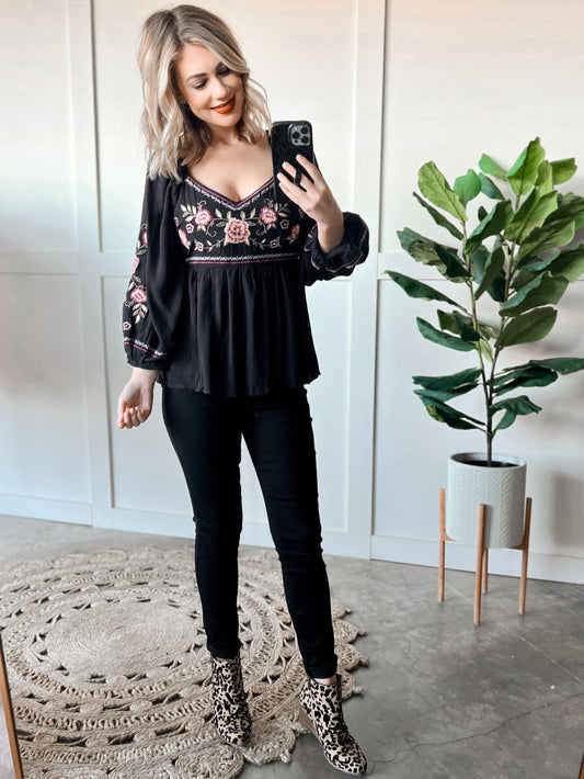 Savanna Jane Embroidered Sweetheart Top In Purple & Pink Florals